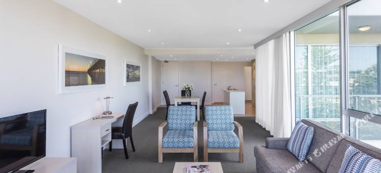 格雷尔自由塔盛橡套房酒店(Oaks Glenelg Liberty Suites)图片