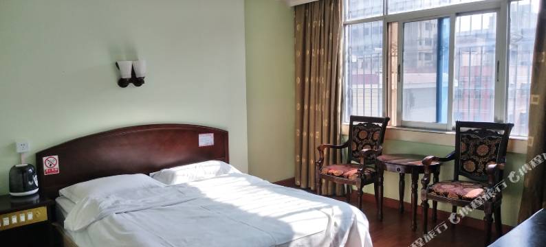 金泉宾馆(深圳龙城广场地铁站店)图片