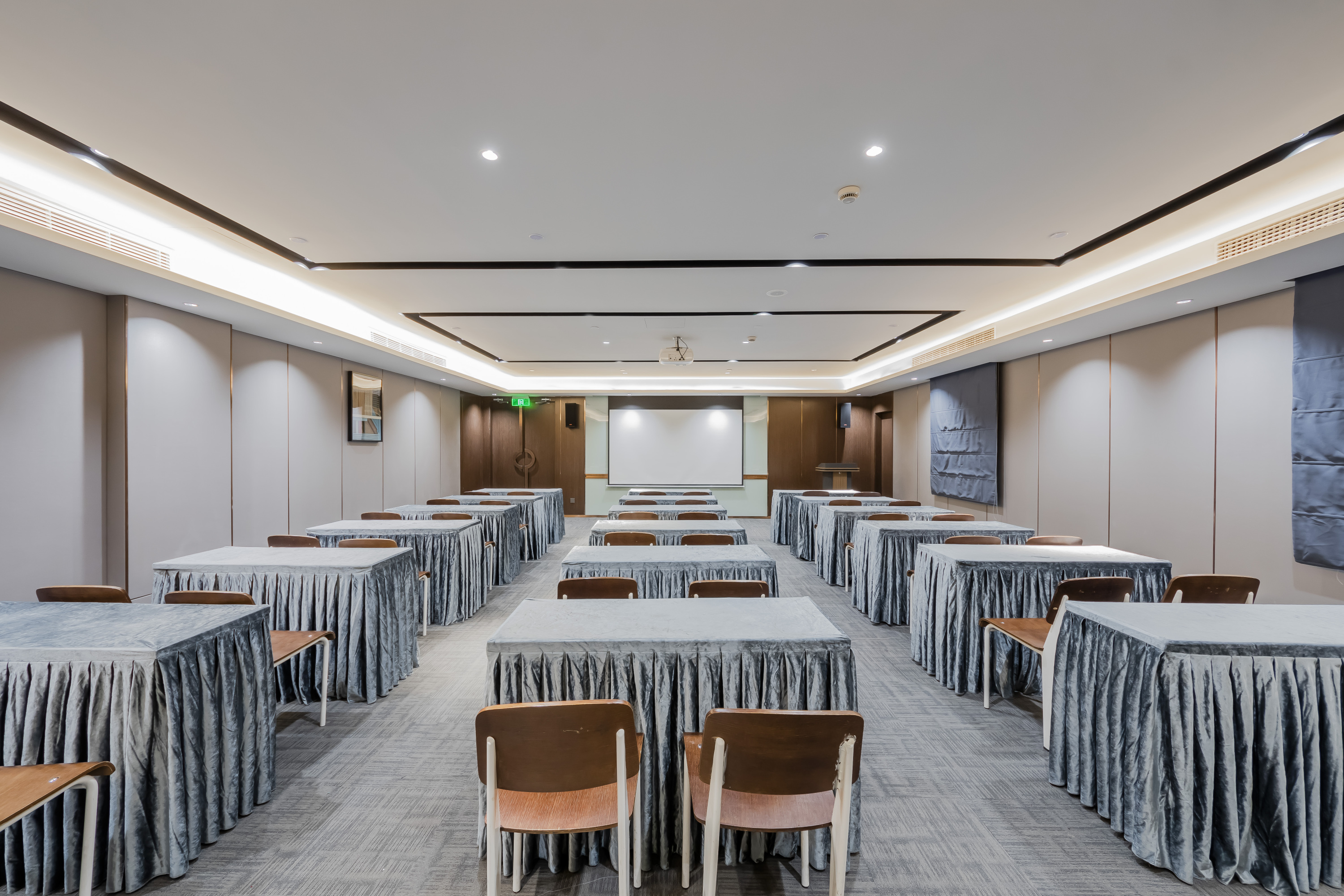 Yitel Hotel (Nanjing Xinjiekou Plaza) Over view