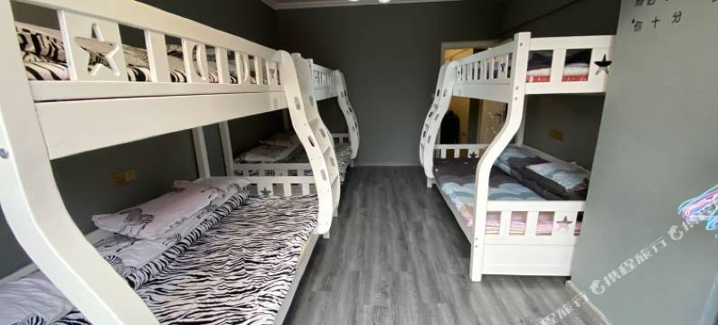 甘孜彩虹岛民宿青年驿站图片