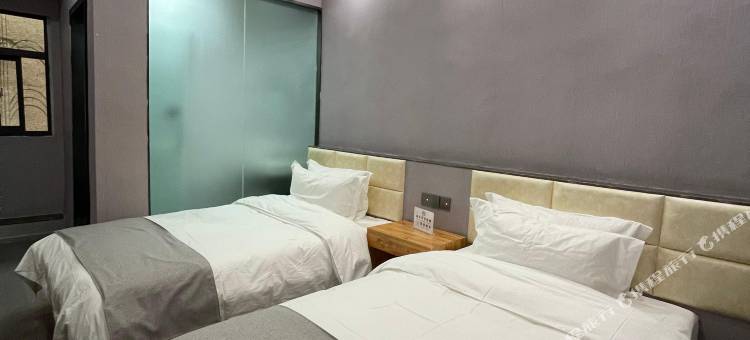 日喀则玖月假日酒店(扎什伦布寺店)图片