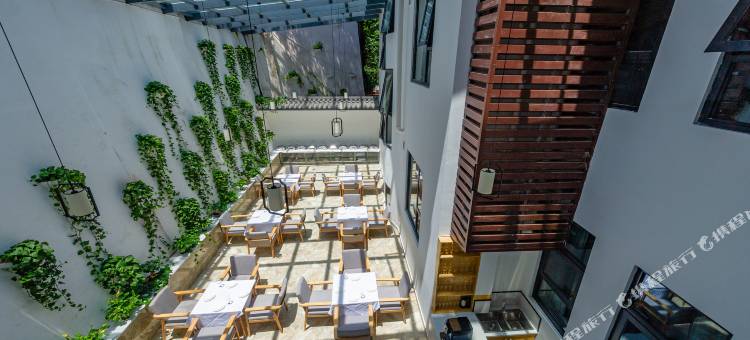 自贡湖畔隐庐酒店(华商国际城店)图片