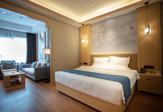 GreenTree Eastern Hotel (Hua County Wuzhou New Era Plaza) Hotel Overview
