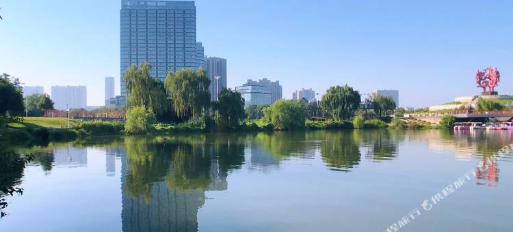 南京绿城水晶蓝湾公寓(江宁金鹰百家湖地铁站店)图片