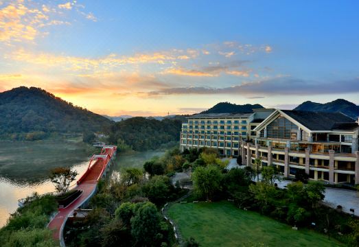 杭州中都青山湖畔大酒店外景图