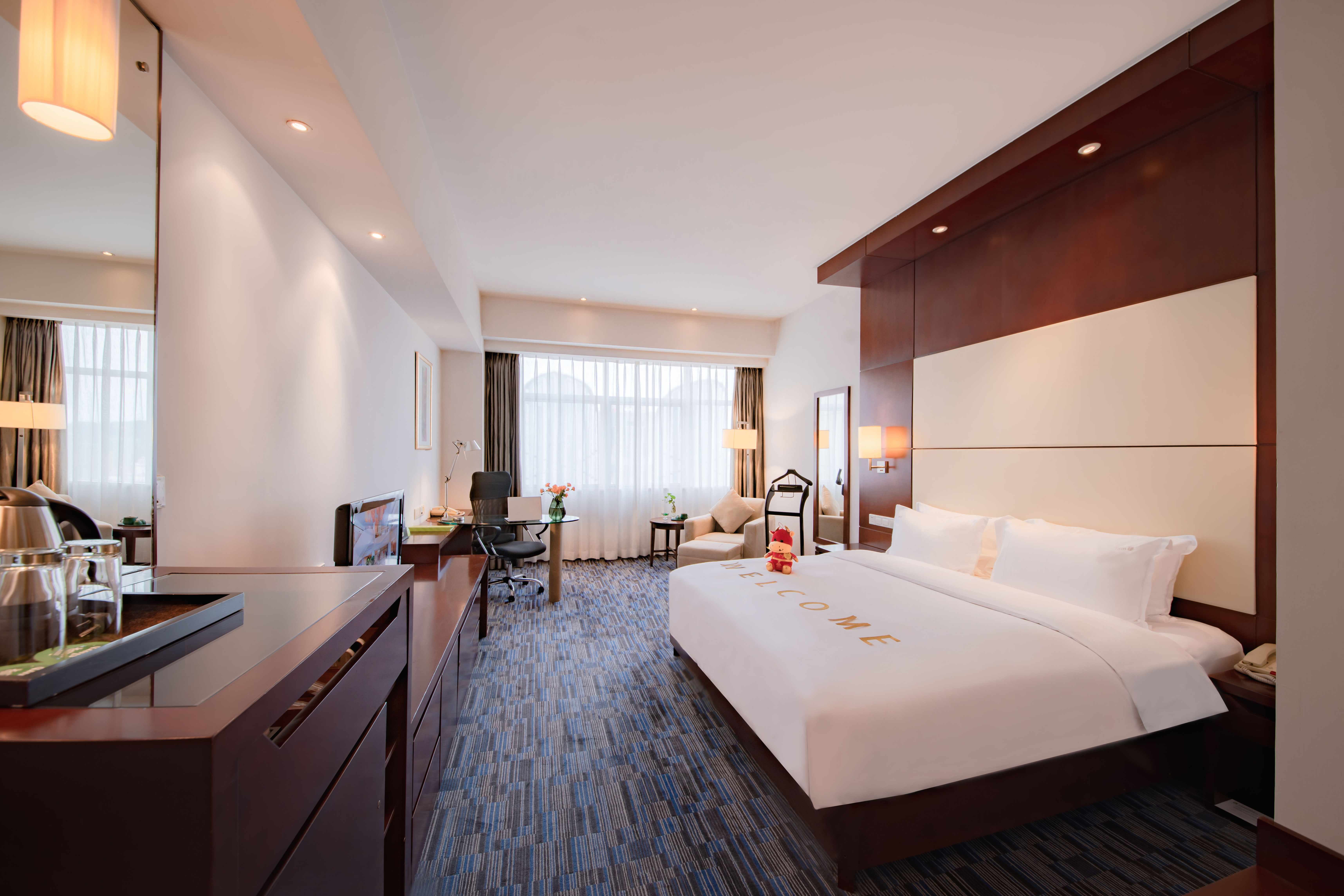 Holiday Inn HANGZHOU XIAOSHAN by IHG Over view