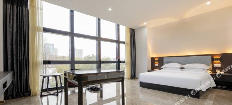 柏曼酒店(武汉光谷广场地质大学店)图片