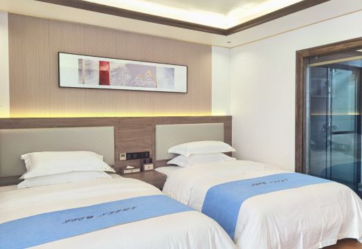 Lv Chun Tian Xing Hotel Hotel Overview