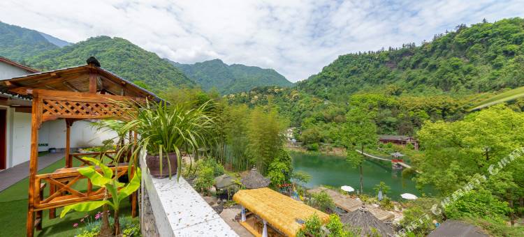 峨眉山平湖山庄(景区店)图片