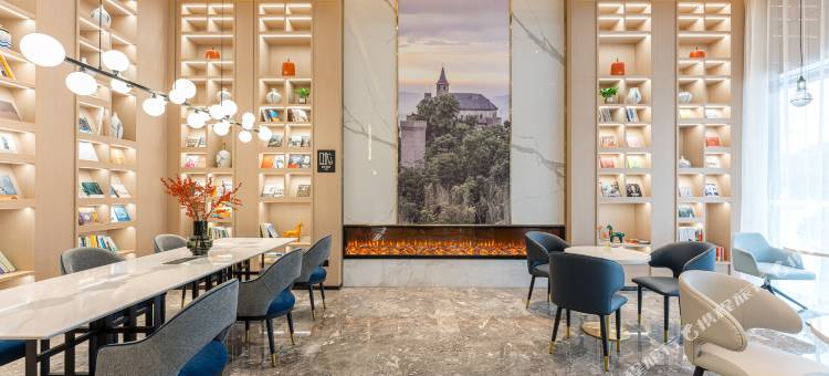 湖州行政中心太湖路亚朵酒店图片