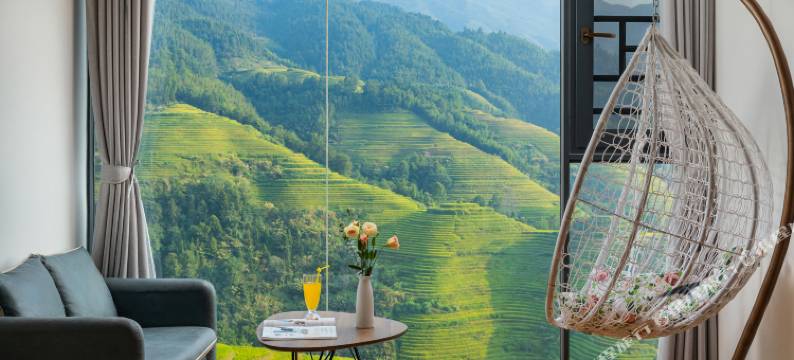 龙脊梯田畔山渡全景民宿(西山韶乐千层天梯观景台店)图片