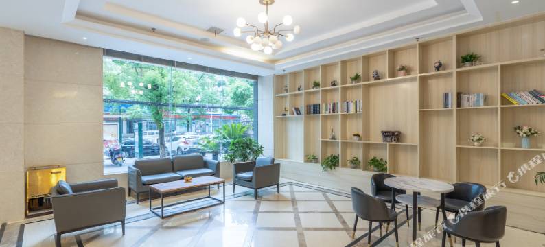 骏逸精选酒店(通山九宫大道店)图片