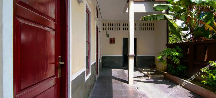 O酒店普特里伊斯兰旅馆靠近SPBU林博潘长(Hotel O Putri Guest House Syariah Near Spbu Rimbo Panjang)图片