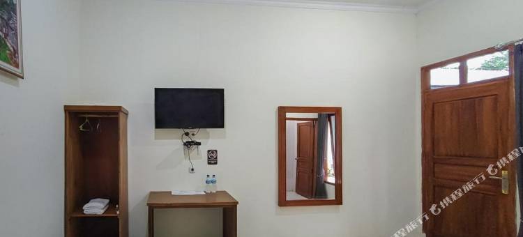 红多兹@怀卡布巴克塔纳卡托家庭旅馆(RedDoorz @ Tanakatto Homestay Waikabubak)图片