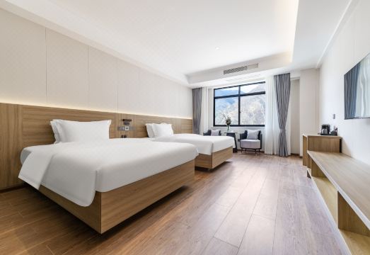 Chawalong Shengxiang Hotel Hotel Overview