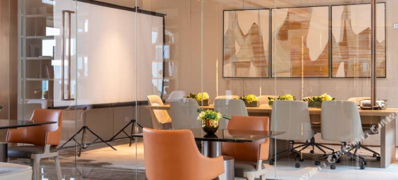 上海方隅酒店(虹桥火车站中骏广场店)图片