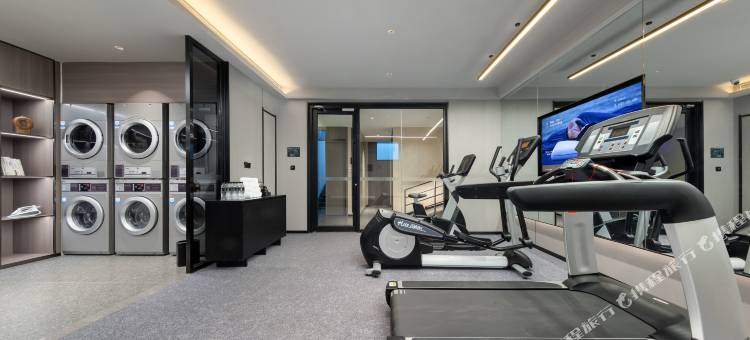 济南大明湖泉城路亚朵酒店图片