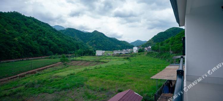 石台仙峡骑缘客栈(仙寓山景区店)图片