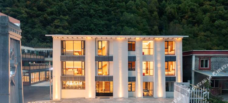 屿麓山居丨入云·私汤villa别墅(毕棚沟景区理小路店)图片