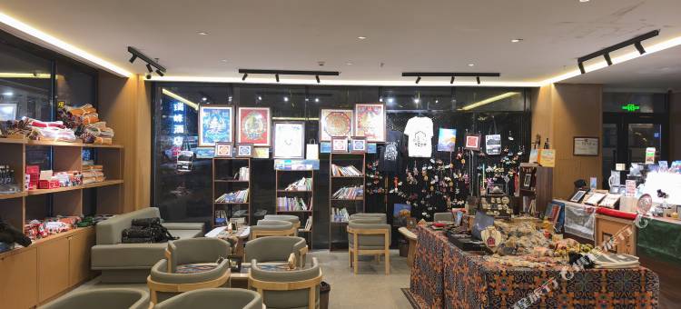 天马国际富氧酒店(塔钦冈仁波齐风景区店)图片