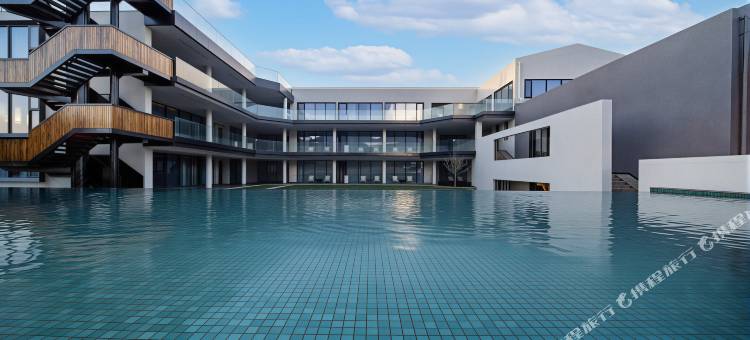 青莛鉴山民宿(那拉提景区店)图片