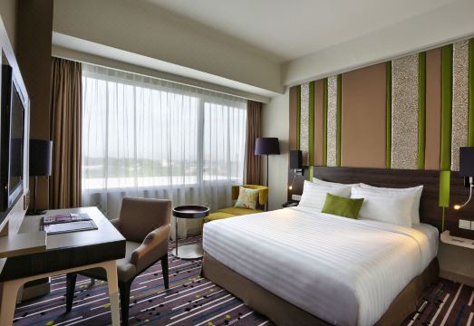 Mercure Serpong Alam SuteraHotel Overview