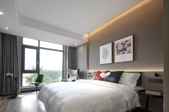 南昌蓝宇玫瑰酒店(双港地铁站江西财经大学店)