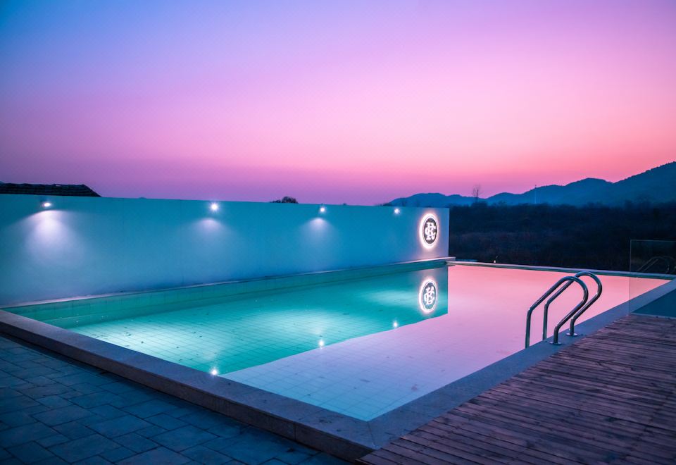  Hotel Overview