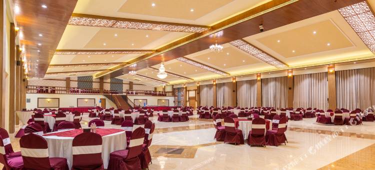 奇特旺市中心酒店(Chitwan Midtown Hotel)图片