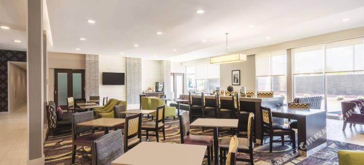 孟菲斯市中心拉昆塔温德姆套房酒店(La Quinta Inn & Suites by Wyndham Memphis Downtown)图片