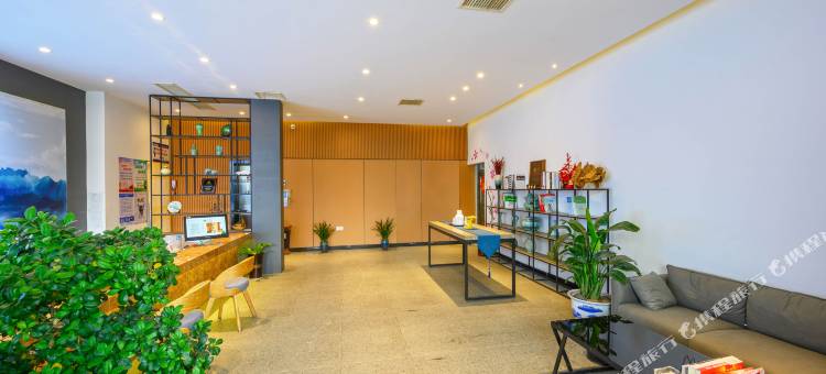 逸宿轻居酒店(余姚周巷汽车站店)图片