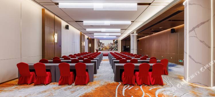 铂顿国际公寓(佛山花卉世界潭洲会展店)图片