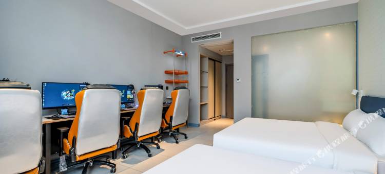 网鱼电竞酒店(南京江宁东山地铁站店)图片