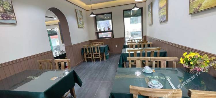 城之南海之角·种花小筑里院民宿(中山路栈桥店)图片