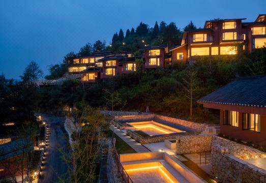 Erzhuo Valley, Furong Town · Dieyunjian Hotel Overview