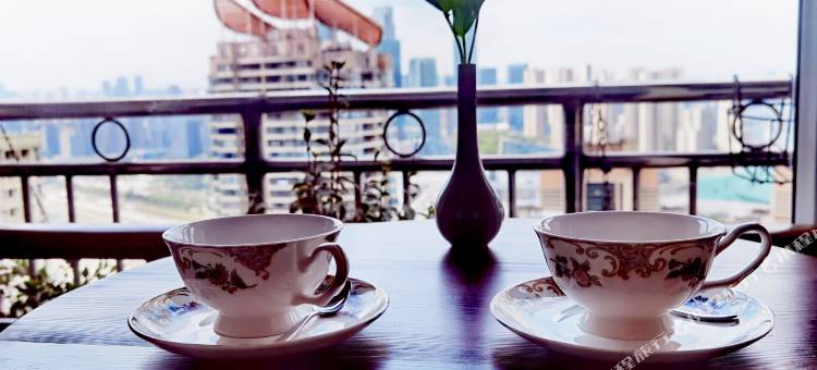 简奕美然Serene·高空江景套房美宿 (解放碑步行街洪崖洞店)图片