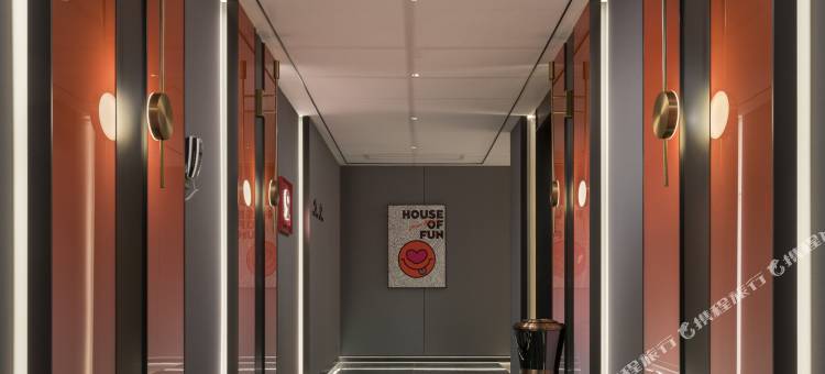 FunGeeX欢致酒店(深圳华强北体育中心店)图片