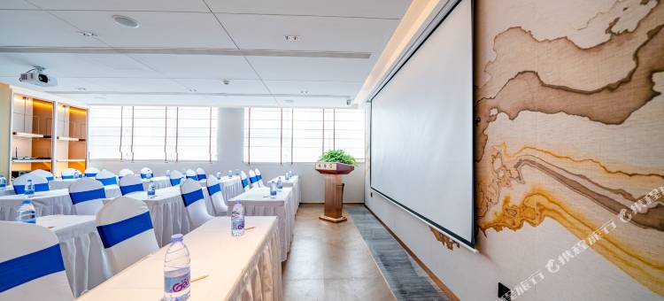 艺龙酒店(贵阳喷水池民生路好吃街店)图片