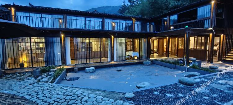 武当山灵山居美宿图片