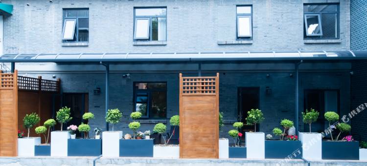 花筑·枫集酒店(南京红山动物园迈皋桥地铁站店)图片