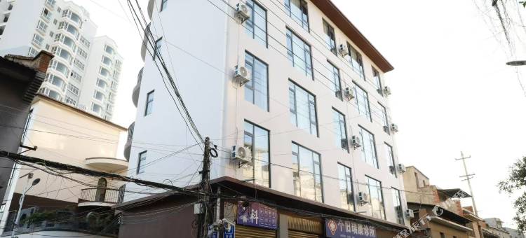 个旧市鸡街凤鹤旅店图片
