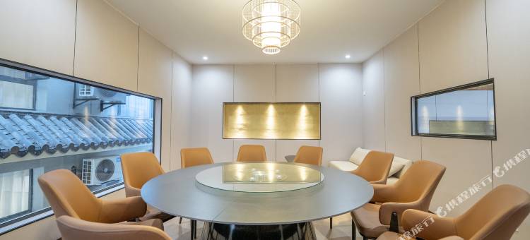 与子归·悦山民宿(九寨沟县城店)图片