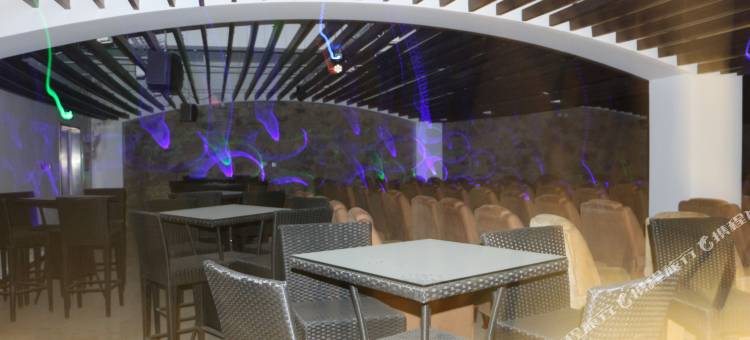 察尔湖度假酒店图片