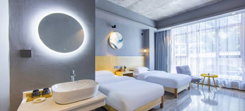 张家界山见精品民宿(武陵源标志门店)图片