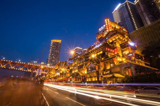 简奕美然Serene·高空江景套房美宿 (解放碑步行街洪崖洞店)图片