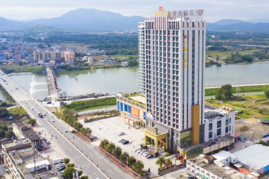 陆丰万国大酒店