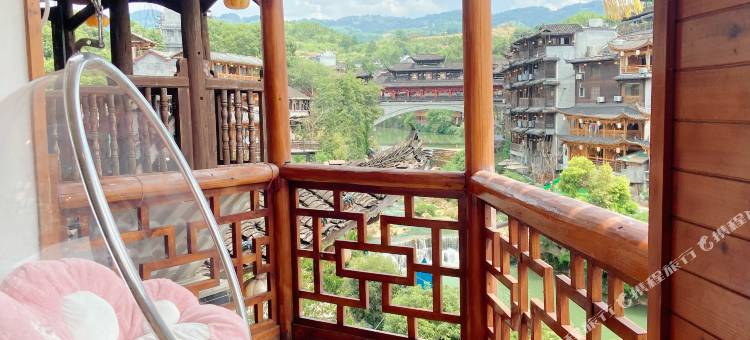 远方不远客栈(芙蓉镇景区店)图片