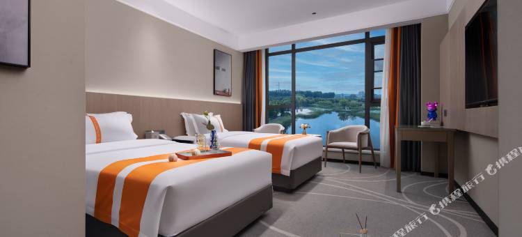 长垣富美艾驿·湖岸酒店图片