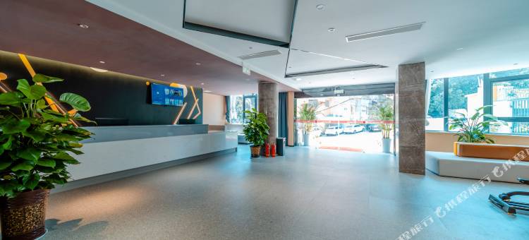 IU酒店(泸州步步高新天地店)图片