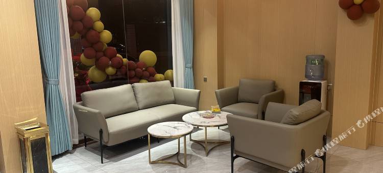 广宁小叶时尚酒店图片